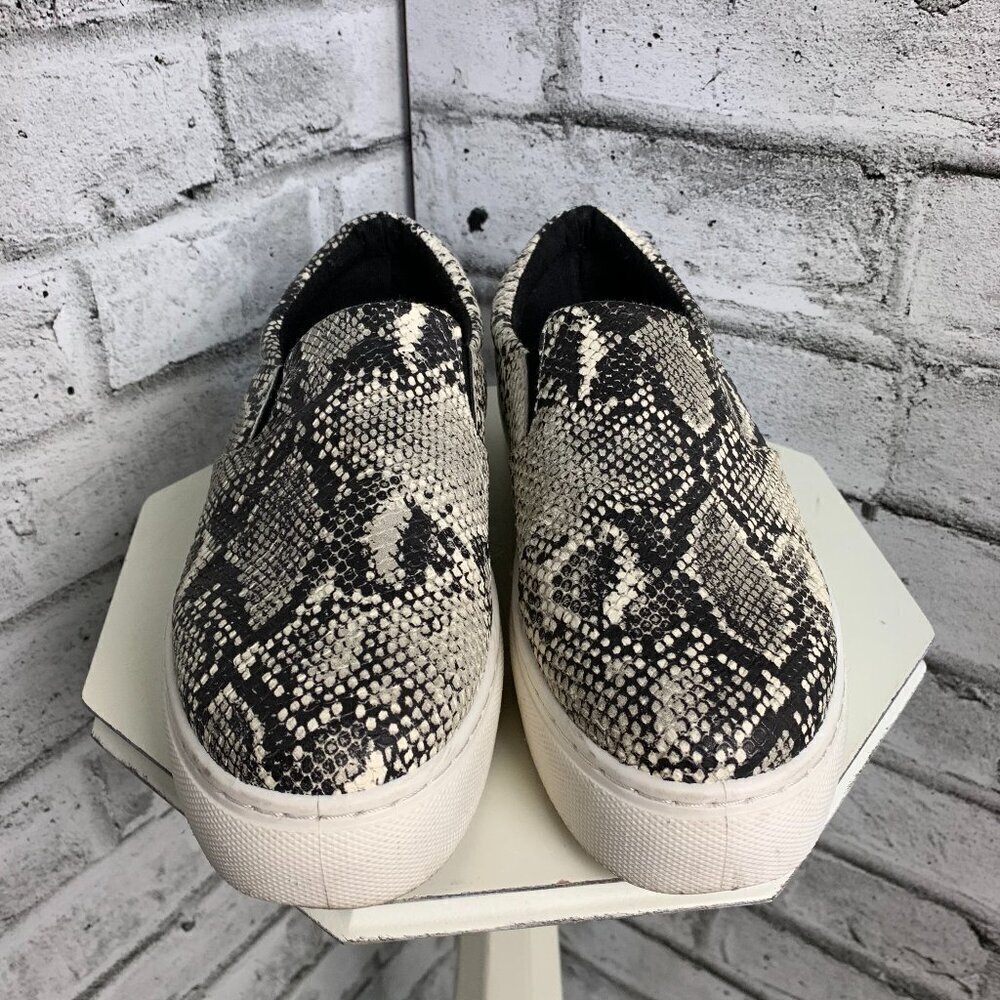 Qupid Snakeskin Platform Slip On Casual Sneakers Size 9